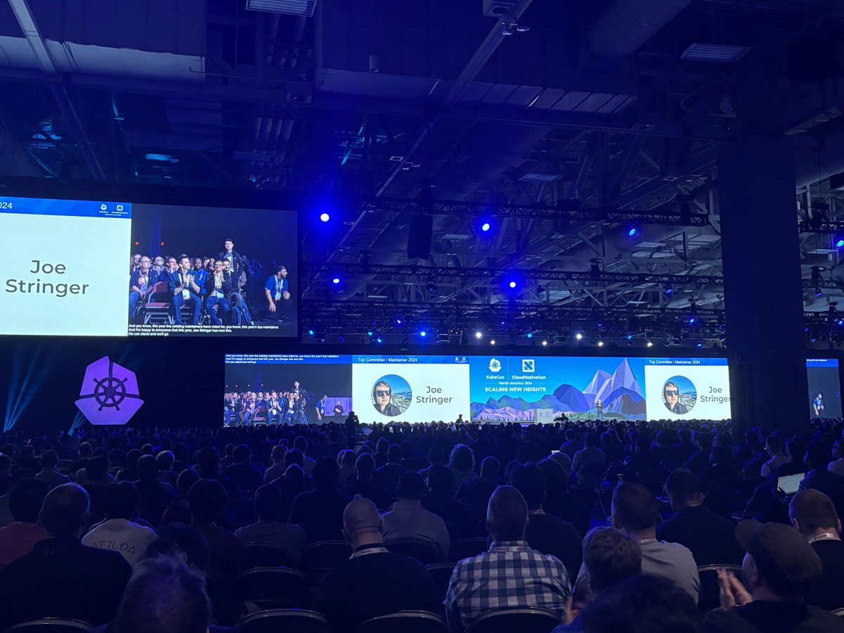 🏆 Massive congratulations to Cilium maintainer Joe Stringer who has just been awarded <a href="/CloudNativeFdn/">CNCF</a> Top Committer/Maintainer award <a href="/KubeCon_/">Kubecon_</a>
