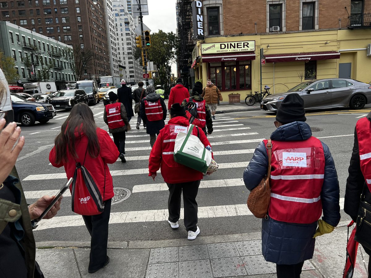 AARPNY's tweet photo. Today, we launched "Taking it to the Streets: Improving Pedestrian Safety" in #Manhattan🚶♀️🚦. In 2023 there were 1,788 injuries & 20 pedestrian fatalities. #AARPNY’s Beth Finkel, local leaders & volunteers are stepping up to drive change! https://t.co/bJM5aA5ZKC #WalkSafeNY https://t.co/fqY3fNy0Mz