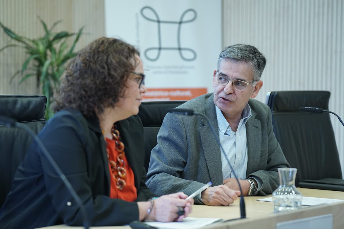 _usj_'s tweet photo. ¡Hoy hemos celebrado la primera jornada del I Congreso Internacional Visiones Interdisciplinares sobre el Patrimonio!

👉 Hemos hablado de patrimonio audiovisual, sonoro, fotográfico, educativo y lingüístico. 

🔜 Mañana lo haremos sobre patrimonio arquitectónico y criminológico. https://t.co/1428cuqUgv
