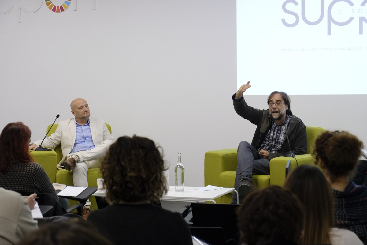 supportgirona's tweet photo. En relació amb l'autonomia de les persones amb addiccions, el doctor en Filosofia Marcel Cano, i el psiquiatre de l'@iasgirona, Domènec Serrano, posen sobre taula la limitació de les persones que estan sota els efectes de substàncies a l'hora de prendre decisions lliurement donat que estan condicionades pels seus efectes.