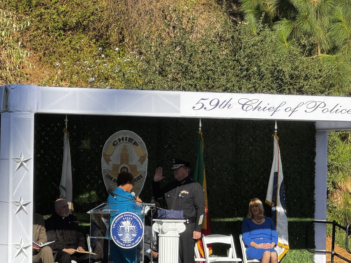Welcome back <a href="/LAPDPoliceChief/">Chief Jim McDonnell</a> 
The men and women of @lapdhq are fortunate to have you as our leader.
