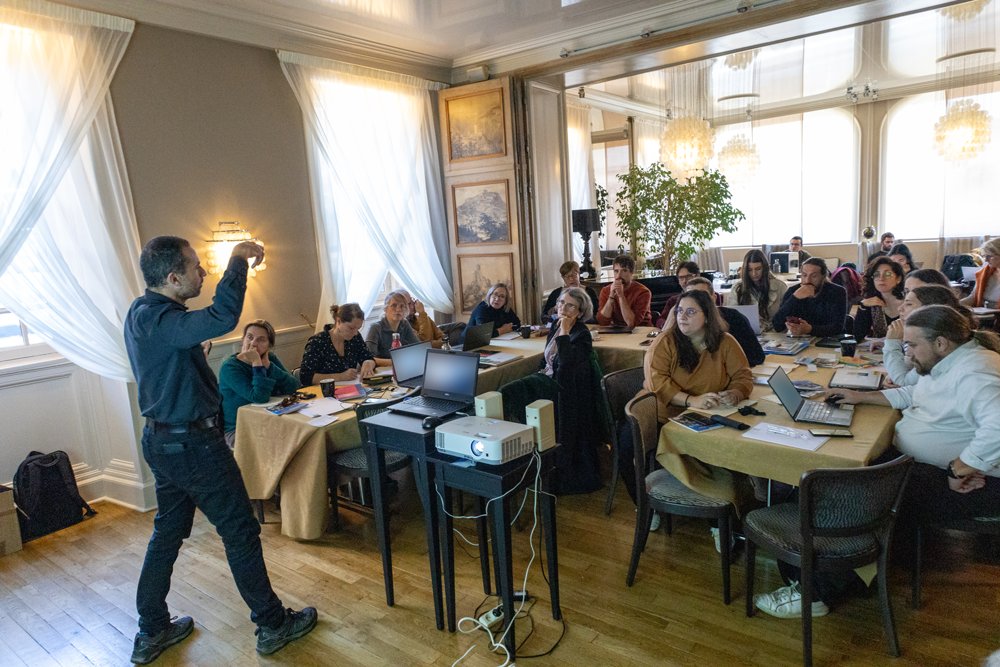 🌄 Nos élu·es régionaux sont réunis à Aurillac pour une formation dédiée aux ruralités 🌱. Leur objectif ? Réfléchir aux défis spécifiques de nos campagnes, de l'hyper-ruralité aux périphéries urbaines, pour des politiques qui répondent aux besoins réels de ces territoires.