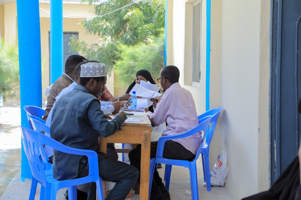 NIRASomalia's tweet photo. NIRA has launched a campaign to register teachers in the Benadir region, following the recent MoU with the @moechesomalia to integrate the National ID system with education services.
----
Hay’adda NIRA ayaa billawday olole lagu diiwaangelinayo macallimiinta Gobolka Benaadir. https://t.co/1fy9Up07UU