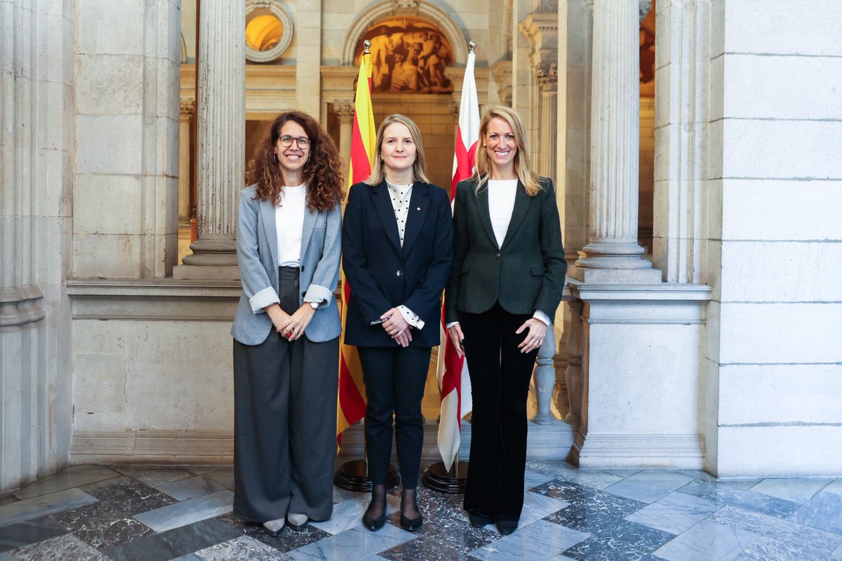 monicambravo's tweet photo. 🏛️ Aquesta tarda he mantingut una reunió de treball amb l’Ajuntament de Barcelona per reforçar els drets socials de la ciutadania!

🤝 Juntament amb la tinenta d’alcalde, @MariaEugeniaGay, hem abordat els principals reptes socials de la ciutat amb representants de la Conselleria i l’Ajuntament.

✅ Hem compartit experiències i hem posat sobre la taula accions concretes per millorar els serveis socials, especialment en àmbits com el suport a la joventut, les famílies, les persones grans i la lluita contra el sensellarisme.

💪 Treballem per garantir uns drets socials forts i accessibles per a tothom a Barcelona.

#ElGovernDeTothom