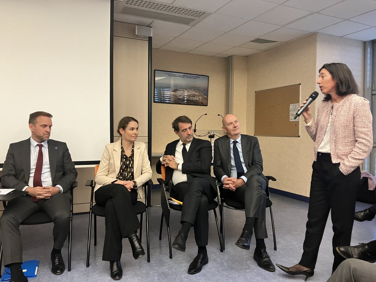 [Tout chaud] Les ministres <a href="/antoine_armand/">Antoine Armand</a> <a href="/FerracciMarc/">Marc Ferracci</a> et <a href="/OlgaGivernet/">Olga Givernet</a> à <a href="/villedefos/">Ville de Fos-sur-Mer</a> à la rencontre des élus et industriels de la ZIP du port de #Marseille #décarbonation