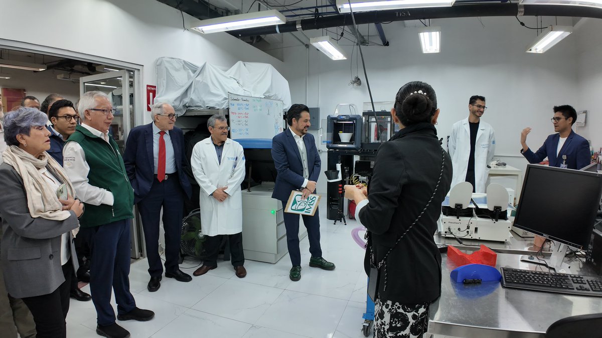 zoerobledo's tweet photo. 🏥| Encabezados por el Dr. David Kersenobich, Secretario de Salud, realizamos una visita sectorial al Instituto Nacional de Ciencias Médicas y Nutrición "Salvador Zubirán" @incmnszmx.

Como sector, buscamos intercambiar conocimientos y buenas prácticas para la mejora continua de nuestras instituciones. 

Por eso revisamos el modelo de Atención Integral del Paciente con Diabetes, uno de los mejores evaluados de nuestro país, buscamos mejorar y fortalecer el modelo de @Tu_IMSS para la atención de personas que viven con ese padecimiento.