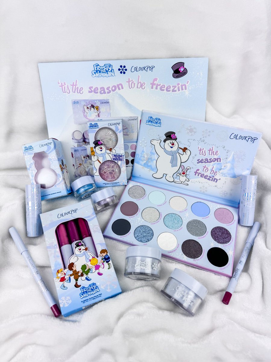 acrossthestars's tweet photo. I feel the happiest over this new LE Frosty the Snowman ☃️ collection by @ColourPopCo ! I went for a natural icey look on the eyes and a red lip, a perfect contrast if you ask me.
#sponsored #FrostyXColourPop #COLOURPOPME https://t.co/NxA2nU44xN