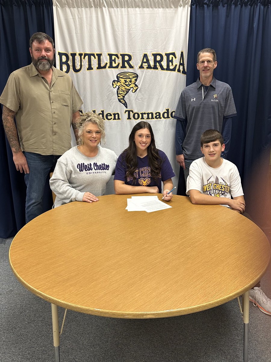 Congrats to girls basketball player Amelia McMichael on signing with West Chester University to continue her academic &amp; athletic career next year🏀🏀