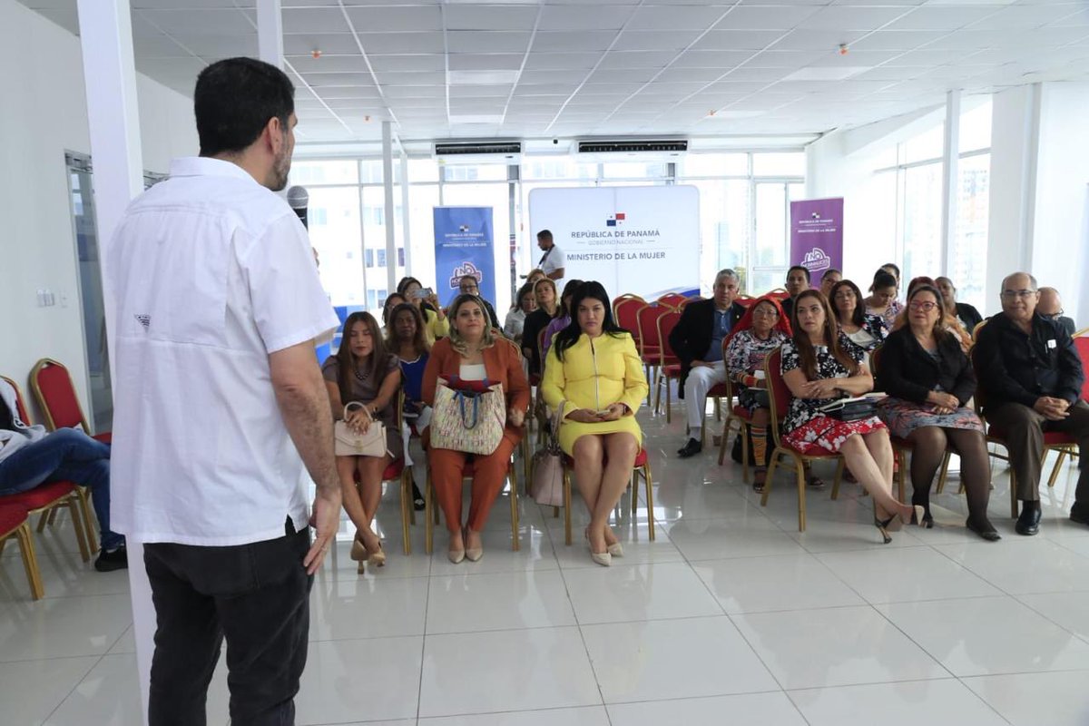 Hastiado de los mega eventos llenos de “gurús” hoy disfruto de conversaciones de la política real, en territorio y con quienes viven y operan políticas públicas de impacto. Gracias <a href="/aparlexpa/">Aparlexpa</a> nuevos liderazgos femeninos para Panamá.  Cc @JaramilloLEC  <a href="/AcopolColombia/">ACOPOL Colombia</a>