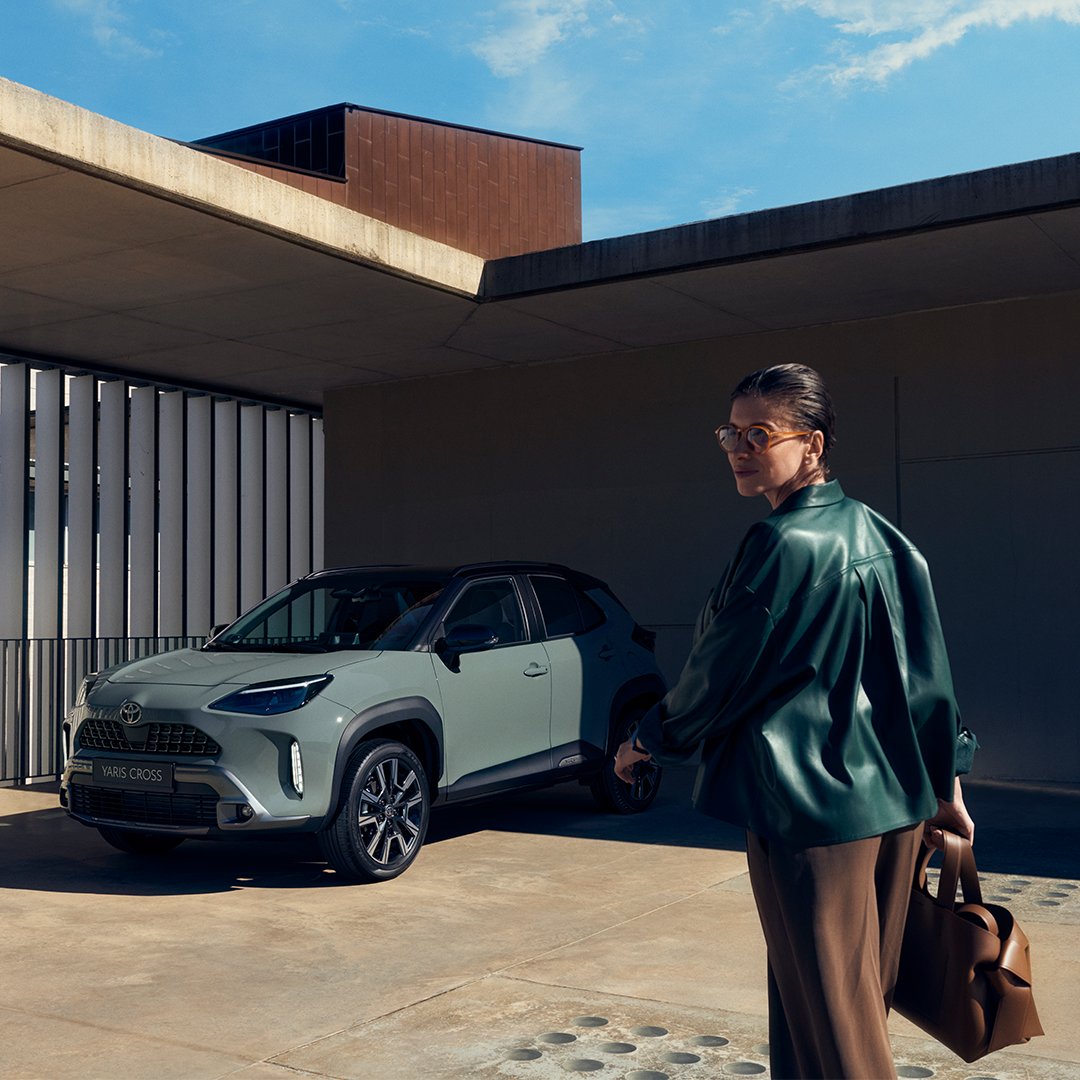 🚙✨ ¡Conoce el nuevo #YarisCross #Hybrid! 

✅ Diseño atrevido y actual
✅ Conectividad inteligente con #ToyotaSmartConnect
✅ Motor híbrido para una conducción eficiente

Perfecto para moverte en la ciudad y explorar sin límites. ¡No te lo pierdas!

bit.ly/YarisCross_Toy…