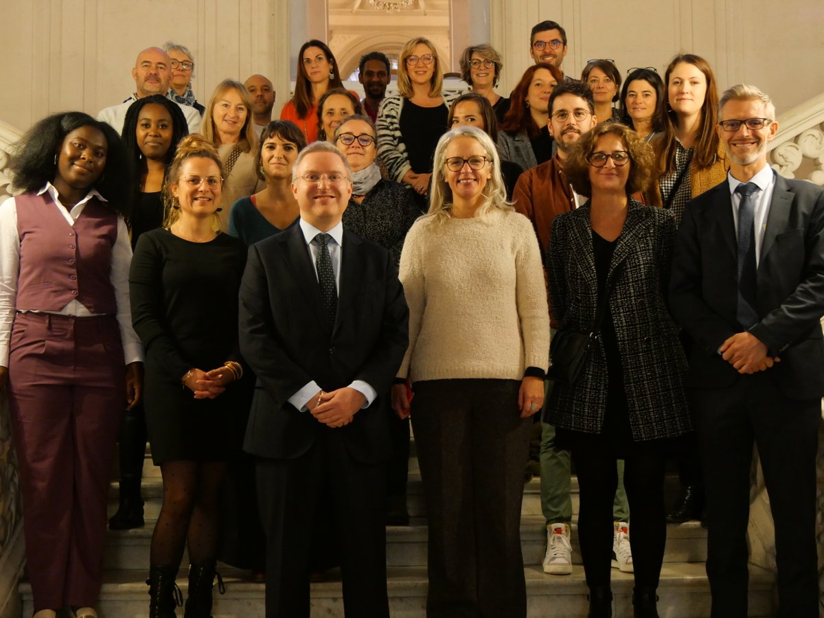 #Éducation | Ouverture du club Coup de Pouce par Etienne BRUN-ROVET, secrétaire général de la préfecture de la #Vienne, sous-préfet de l'arrondissement de Poitiers
Un dispositif qui vient en soutien de l'enseignement publique pour faciliter l'apprentissage de la lecture, de