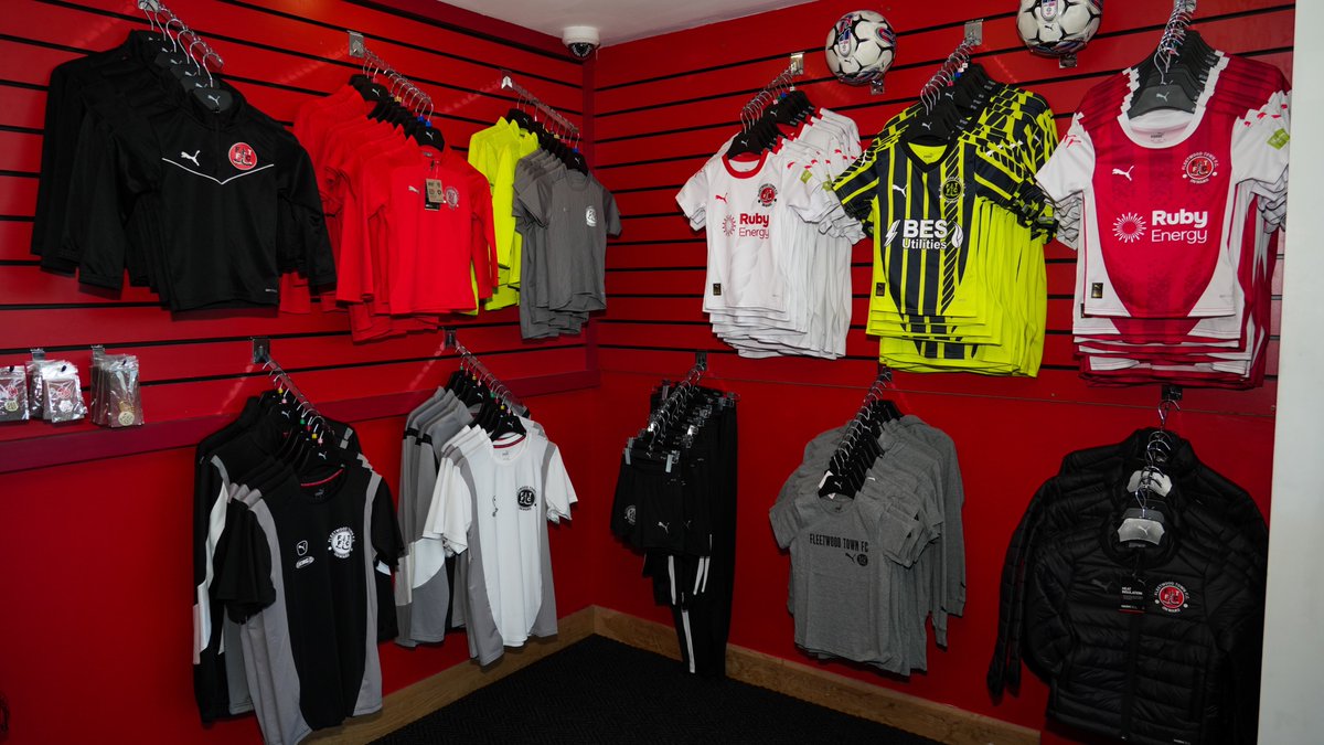 👕 NEW SHOP OPEN AT POOLFOOT! 👕 

<a href="/PoolfootFarm/">Poolfoot Farm</a> has had a little makeover, so we've made it easier than ever for you to purchase your #ftfc retail gear! 🙌 

#OnwardTogether | <a href="/theterracestore/">Terrace</a>
