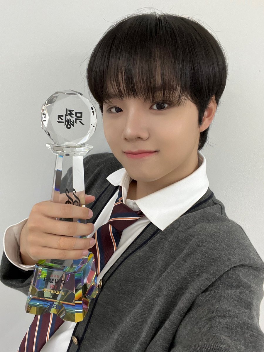 KJ_kpopfanboy95's tweet photo. #더윈드 #THEWIND #The_Wind
#HelloMyFirstLove1stWin #TheWind1stWin #더윈드_1위_축하해 https://t.co/eYujP1MnQp