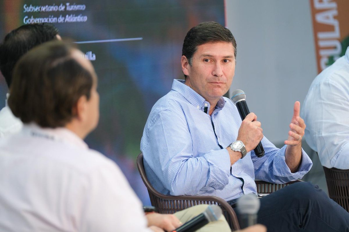 "Es fundamental trabajar en la intermodalidad. Después del sistema aeroportuario, debe haber una oferta robusta de transporte terrestre que permita asegurar una experiencia fluida para los viajeros’, Pedro Cobos, gerente general <a href="/Berlinasdelfonc/">Berlinas Del Fonce</a> #DiálogoEmpleoYTurismo