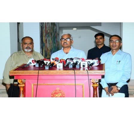 📢 #Odisha #Cabinet Approves #GOMATA Scheme!

The new state scheme “Goal for Management and Treatment of Animals” will be implemented from 2024-25 to 2026-27, with a budget of Rs. 342.66 Cr. This initiative brings treatment, vaccination, disease control &amp; surveillance to