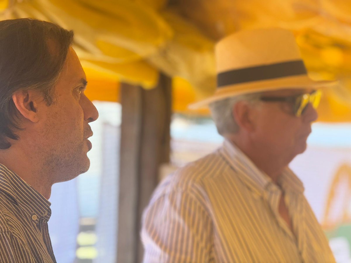 #AHORA en la escuela agraria de San Ramón canelones, el Ministro Fernando Mattos, el Director de #DIGEGRA <a href="/nchiesa/">Nicolas Chiesa</a>, la Directora Técnica de #DIGEGRA <a href="/IngAgrNataliaM1/">Ing.Agr.NataliaMartinez</a> y equipo del #MGAP participan en la inauguración las nuevas instalaciones avícolas denominadas: "Adrián Peña".