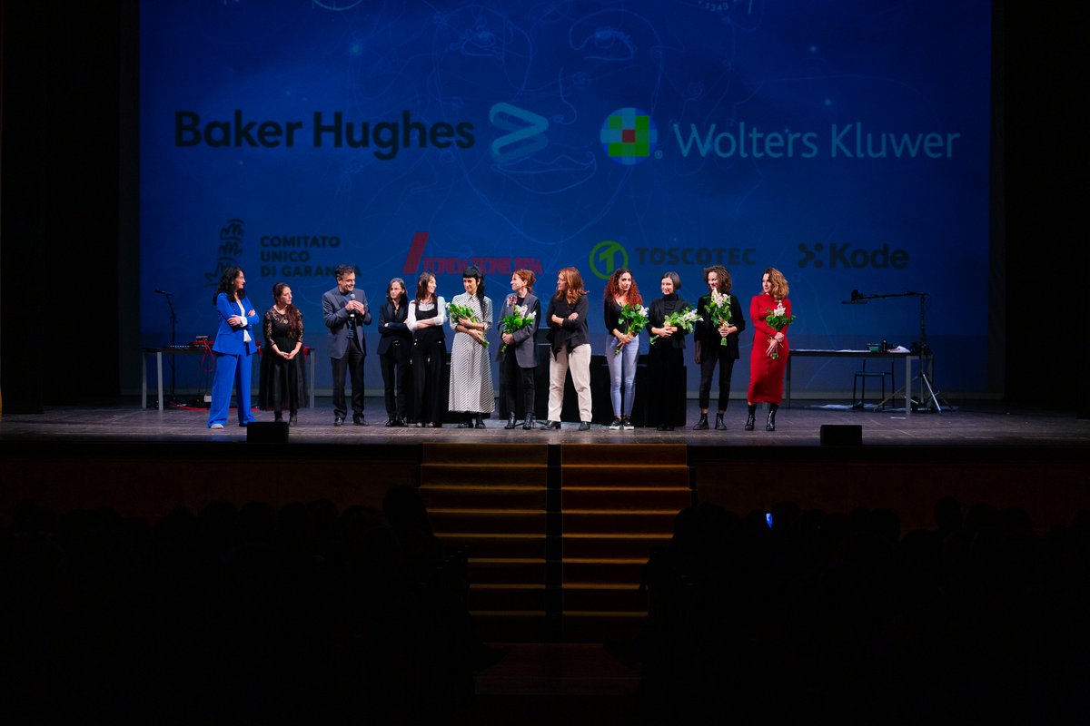 It was an immense honor for me to be invited to perform at the Teatro Verdi in Pisa.
I had the pleasure of sharing the stage with some truly wonderful people.
Thank you for this incredible moment.

ph: Kiwi - Diego Bianchi