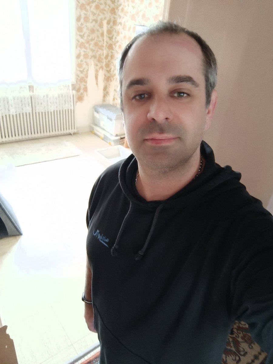 Julien tweet media