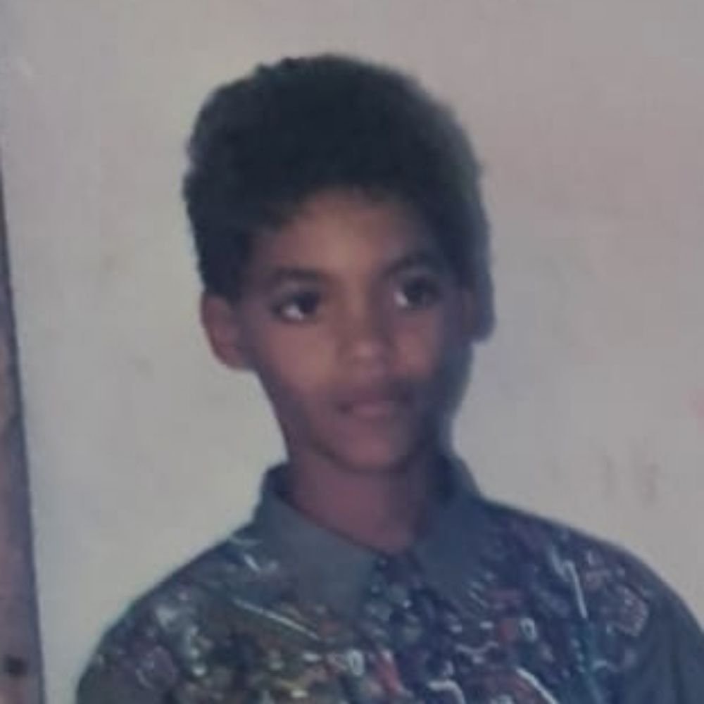 markessien's tweet photo. I look older, but I still feel like this guy https://t.co/6TRdFGJdEL