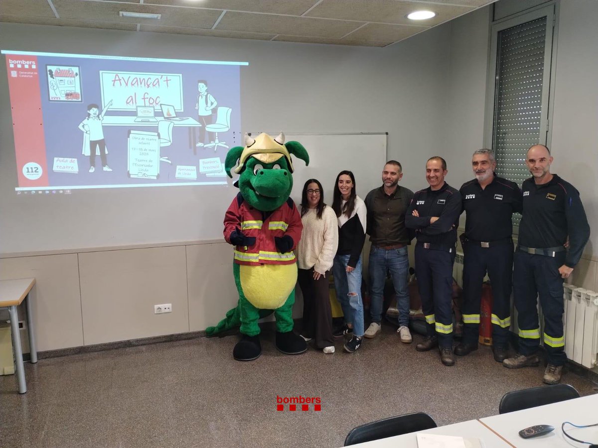 L’obra, que es representarà els dies 17 i 18 de març de 2025 al Teatre Municipal de l’Escorxador, vol ajudar-los a corregir els hàbits de casa que poden causar incendis i ensenyar-los com actuar sense riscos en aquest tipus de situacions.

#bomberscat