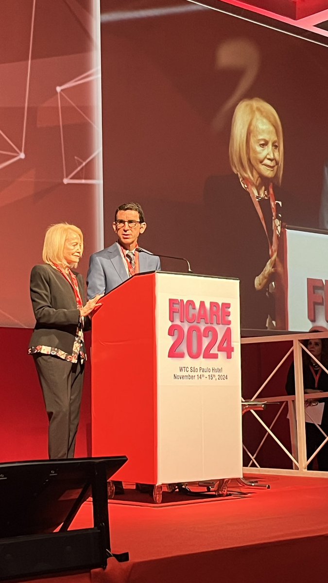 Absolutely special! Truly honored to share the stage with this GIANT in rectal cancer surgery. FICARE 2024, 9 editions, hard-work, a lot of love and immensely grateful to the real QUEEN! A genius!