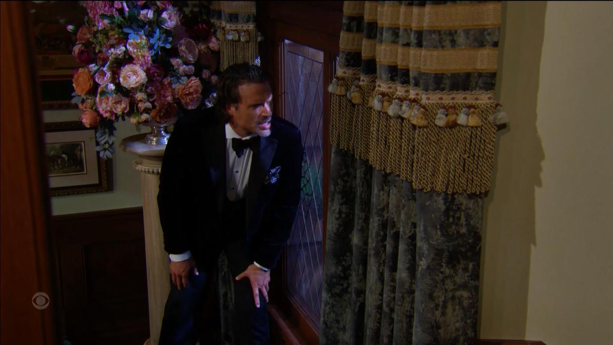 KingMinos777's tweet photo. Nicholas: "I see a glow out there!"
#YR #YR13K 🔥 https://t.co/DF6Si9smSn