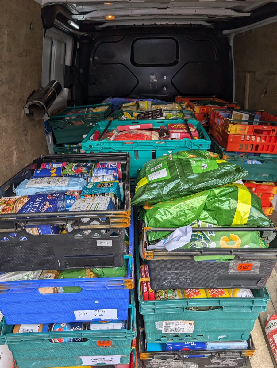 aldwickbury's tweet photo. @Stalbansdistfb The boys delivered a total of 64 crates and about 900kg of products!

Thank you to everyone in our school community for their generous donations and for supporting the boys with their collection. 🙌

#AldwickburyCommunity https://t.co/0M40lx835V