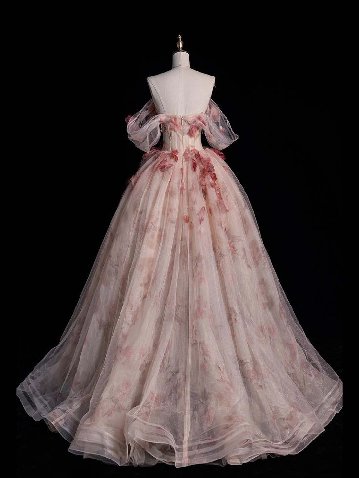 xStrawberryJam_'s tweet photo. Sneek peek at Alsie's aesthetic in Part Two 🥰 I thought this dress suited her pefectly, she's such a flowery Princess 🥺 https://t.co/2xbGjH1FNc