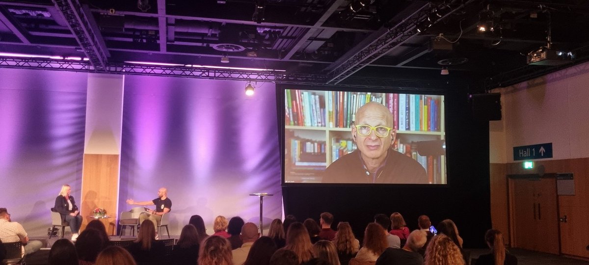 Samantha Kelly (@tweetinggoddess) on Twitter photo "Much better to apologise once for price than over and over...." <a href="/ThisIsSethsBlog/">Seth Godin</a> Gosh he's so cool 😎 #bmmubelfast "Much better to apologise once for price than over and over...." <a href="/ThisIsSethsBlog/">Seth Godin</a> Gosh he's so cool 😎 #bmmubelfast