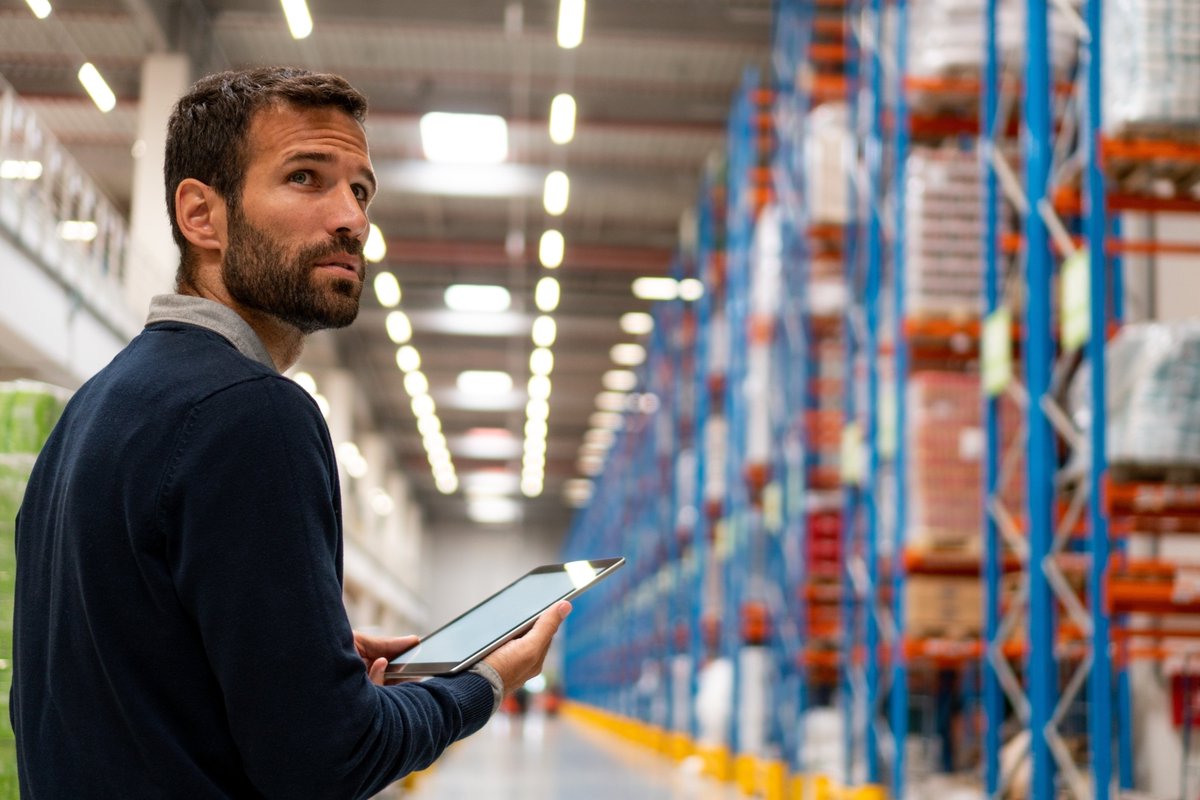 Warehouse1's tweet photo. Looking to boost your warehouse efficiency? From layout improvements to adopting smart tech, we cover 12 essential tips to make your operation leaner and faster. Start transforming your warehouse today! https://t.co/NQ1FqAkJIq

#WarehouseEfficiency #ProductivityTips https://t.co/JMvXX0CvJH