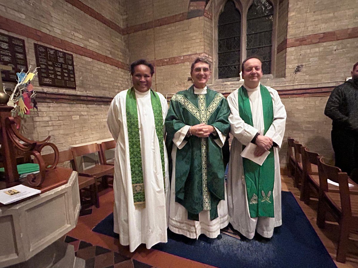 ClayHillParish's tweet photo. Last night we had a lovely service to licence Rev Jeremy Foot as Associate Vicar of Clay Hill with Archdeacon John Hawkins. We are so lucky to have him &amp; Mthr Mitzi to guide &amp; lead us @churchofengland @TheOutsider40 https://t.co/lK7E4SeO6j