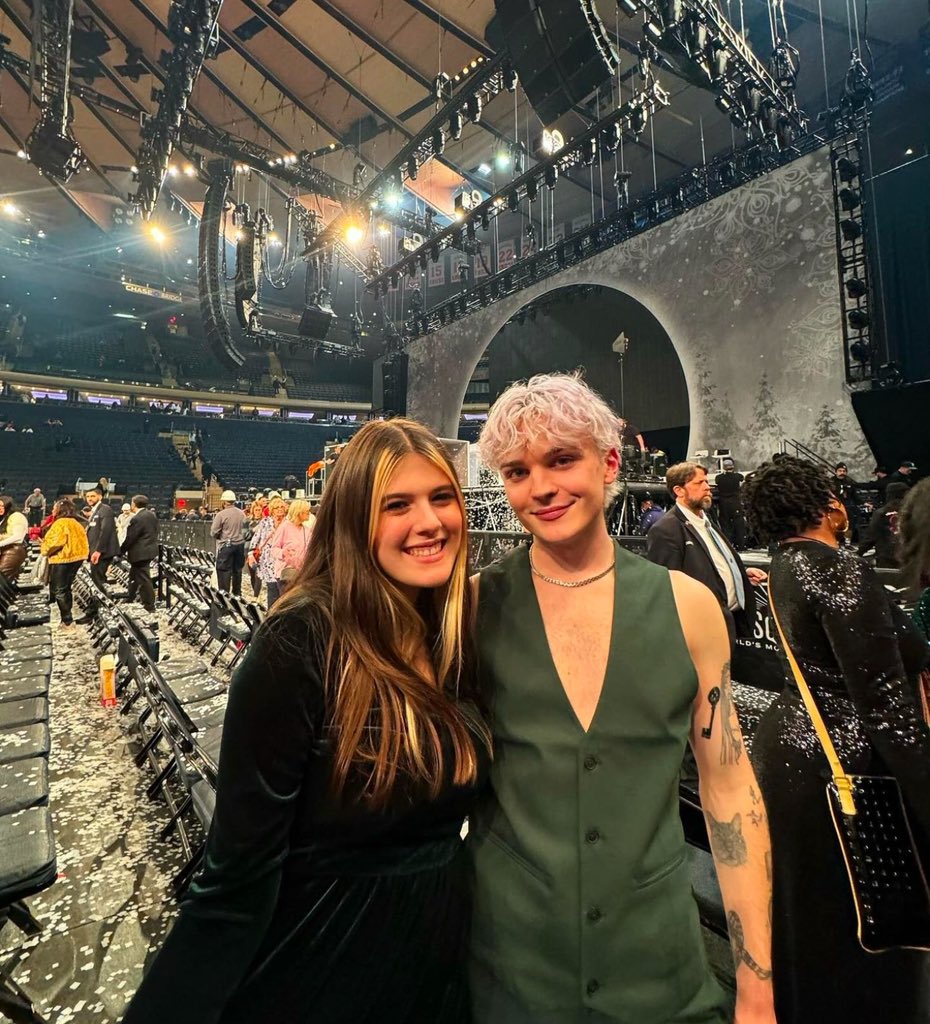 theadammcintyre's tweet image. for the last 4 years i’ve flown from ireland to see the christmas shows and can’t wait to go to the 3 NY shows in december mariah🥺💕 just tell me what it would take to get a selfie and i’ll do it🥺🥺🥺