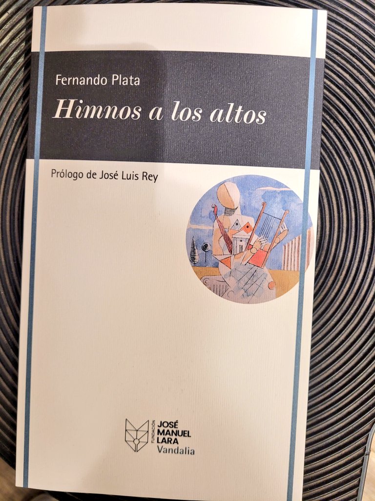 VeneciaGrandeLi's tweet photo. Sí,decía #Cernuda que la obra hecha con amor merece la atención ajena.
Pues en este poemario hay amor y  hay espiritualidad...y hay una visión de la poesía casi religiosa.
Y aquí estoy,en esta tarde gris y lluviosa,centrada en "Himnos a los altos"primer poemario d #FernandoPlata https://t.co/jXBm6h0rWX