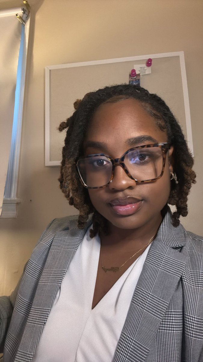 Tiffdgaf's tweet photo. ok but I am so pretty!!! #almostdoctor (this is a me appreciation post) https://t.co/6osUU6J3PI