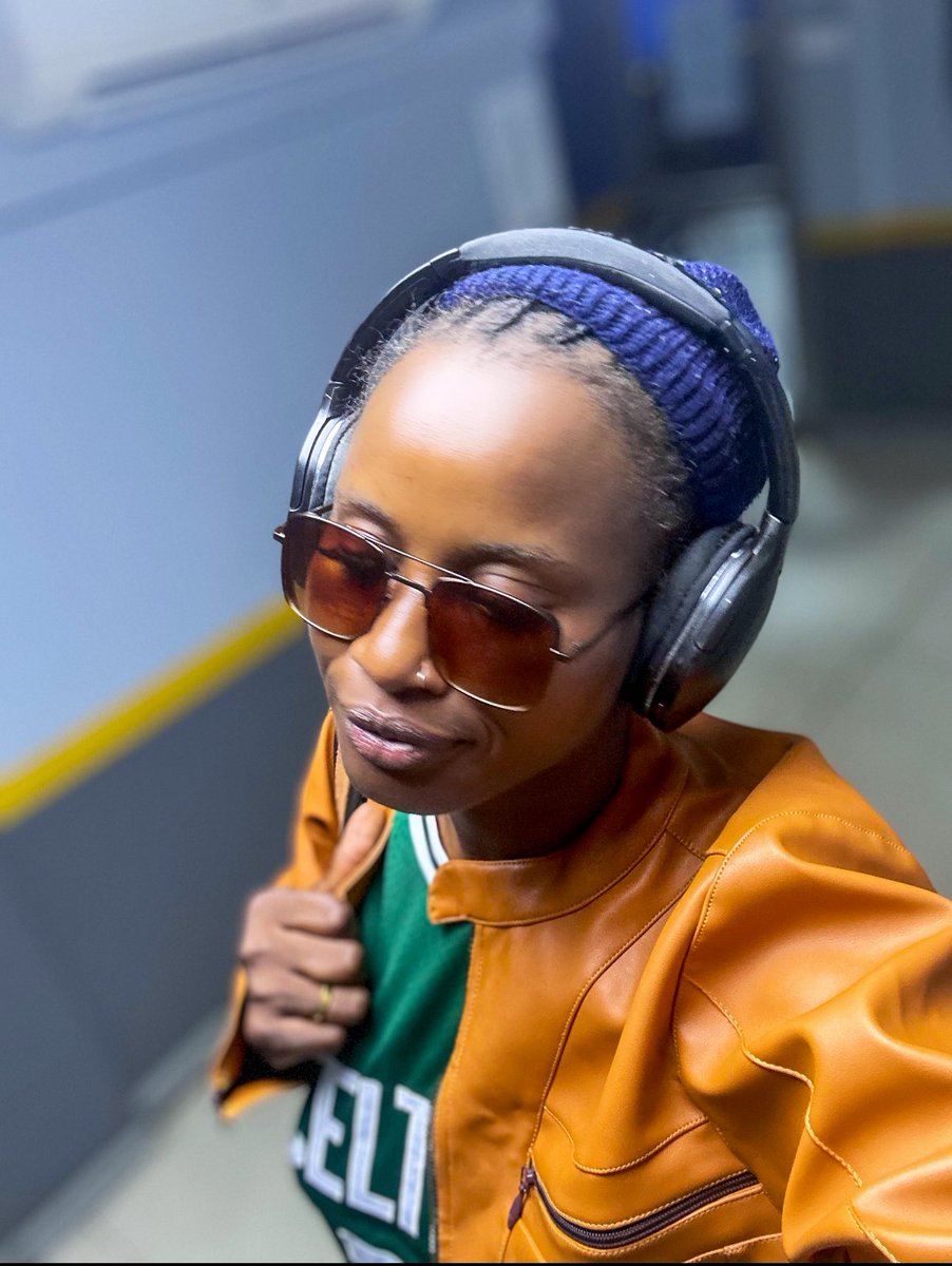 OfficialSuo's tweet image. Glad to say I’ll be your #OfficialPidginCommentator as Benin’s Cheetahs face Nigeria’s Super Eagles.

Goals go yapa. ⚽️ 
Catch the game 8pm tonight on Supersports CH206*.
Change language option to pidgin. 🎙️🤝

#AFCON2025Q 
#AFCON2025
#ChiefSuo
#EnergyChief
#Kpoko🧡