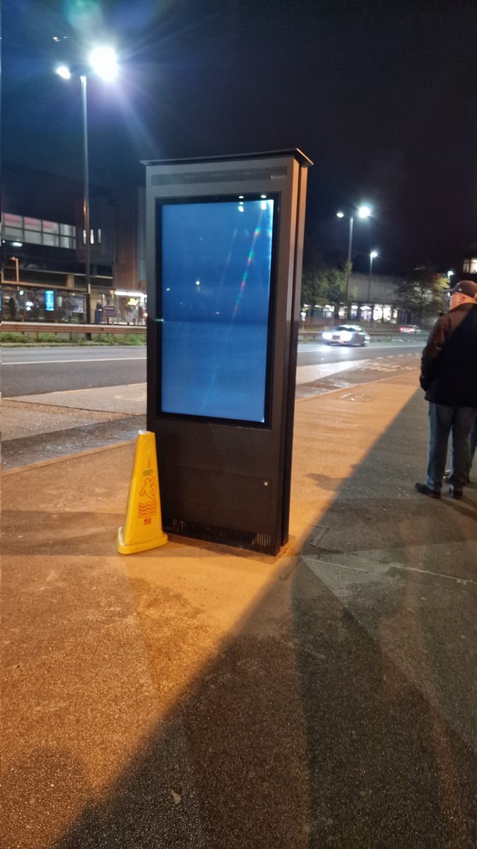 KyleFanning92's tweet photo. Hi @Gatwick_Airport Bus Times  screen having  problems  South Terminal Northbound https://t.co/Ap3noOu3D8