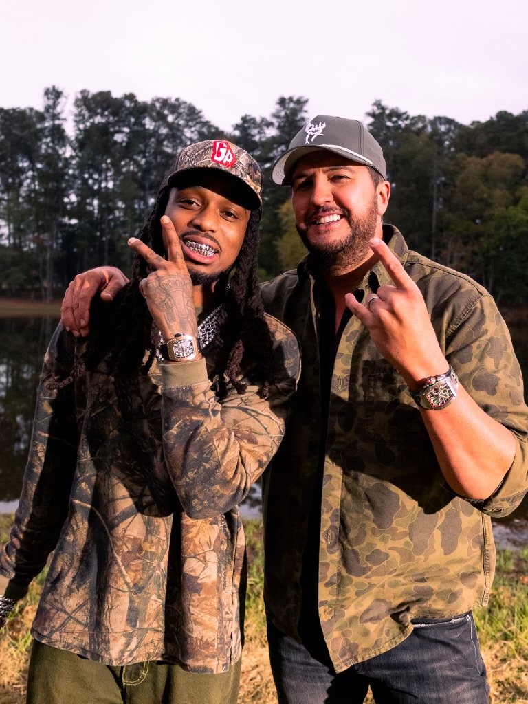 lukebryan's tweet photo. It’s just them #GeorgiaWays…