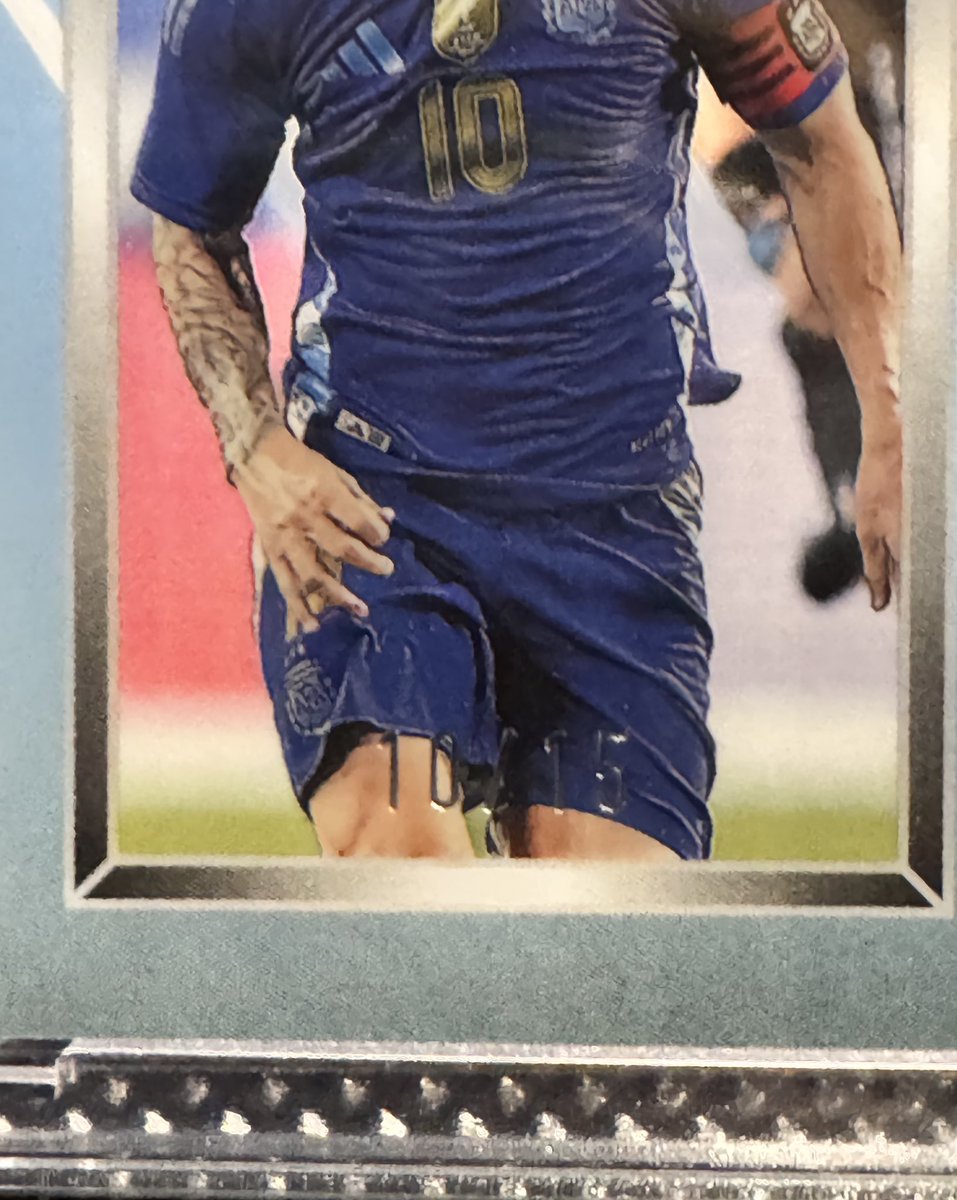 justwaitonit89's tweet photo. Pulled this beauty! Lionel Messi dual patch auto. 10/15 (Jersey # hit 💥💥). #LionelMessi #Obsidian #futbol #Argentina #Panini #soccer https://t.co/fRTQeksmz1