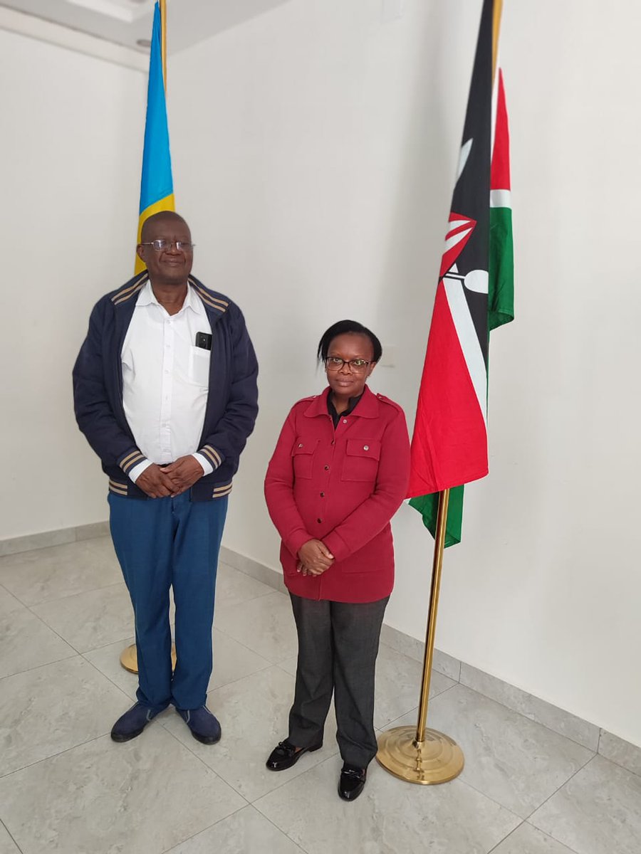 kenyaHCrwanda's tweet photo. Today the First Councellor, Ms. Esther Magiti (seatedin the middle) received teachers from Embakasi Private Schools Cluster who paid a courtesy visit to the High Commission. https://t.co/7mXiy2noWn