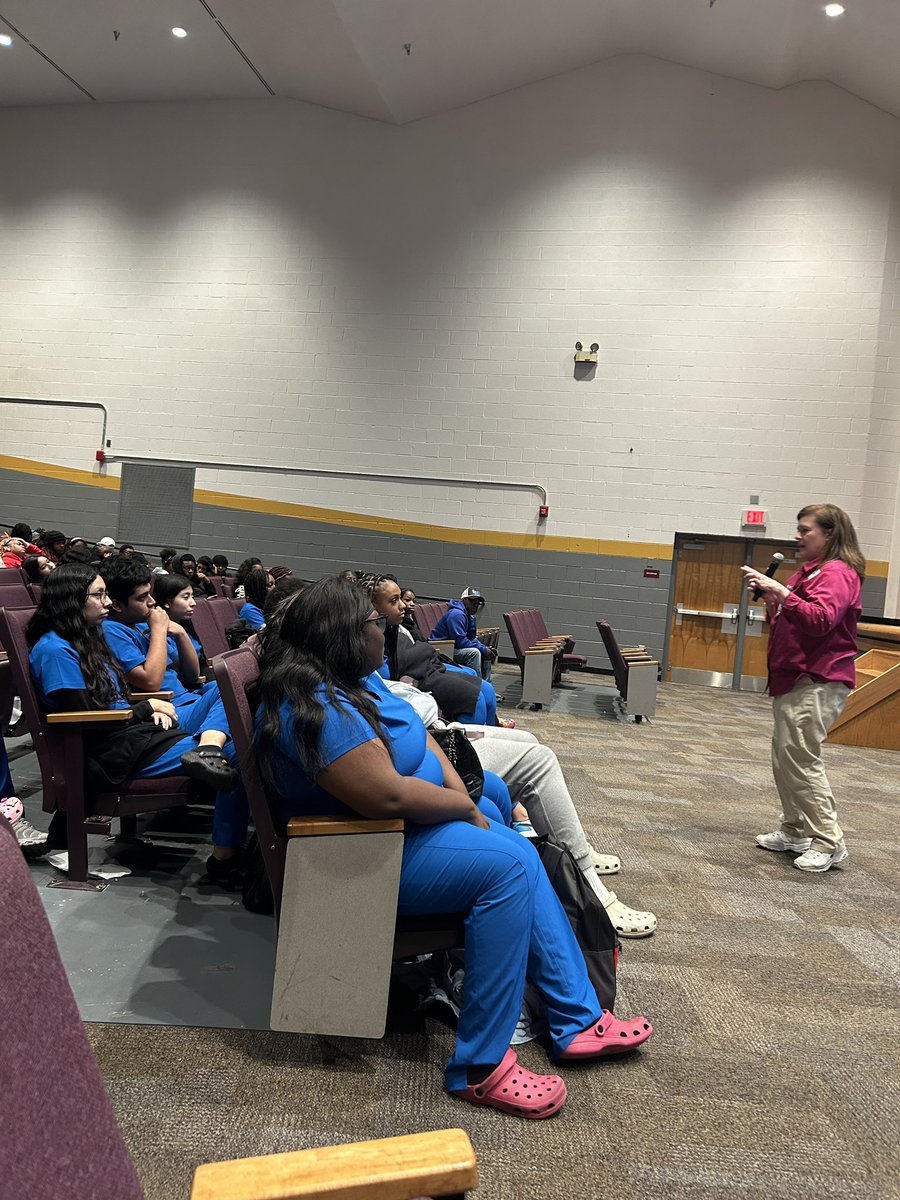 PantherNation_1's tweet photo. MHS Health Pathway Scholars had their commissioning ceremony yesterday with @ascenstthomas! # futurehealthcareprofessionals @MetroSchools @ascenstthomas @MyFutureMyWay https://t.co/gDT8tcc0Qh