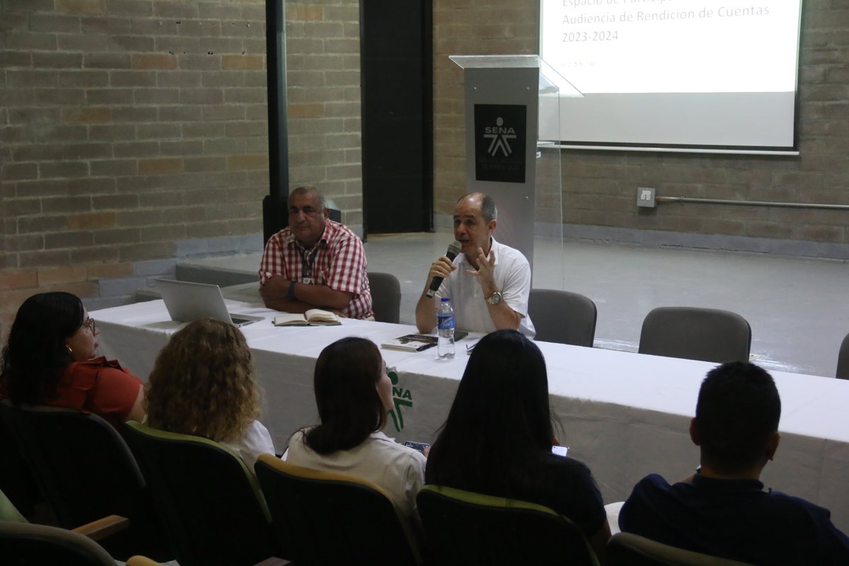 johnalbeirogir's tweet photo. En nuestra correría llegamos hoy al Centro de Formación Minero ambiental en El Bagre, Antioquia, para revisar logros, proyección de metas y un firme compromiso con el desarrollo y la educación de calidad. ¡Vamos por más! https://t.co/DlbGQbCbgW
