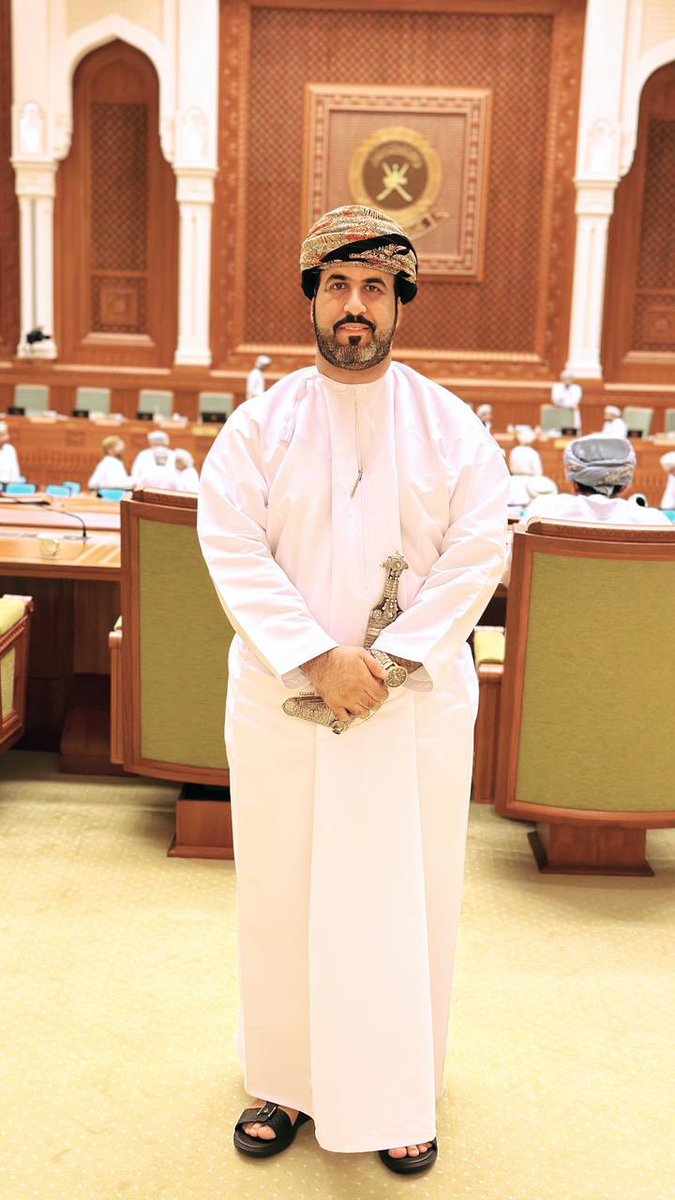 يرعى سعادة الشيخ سيف بن خالد الريسي عضو مجلس الشورى بولاية لوى حفل مدرسة قيس بن سعد بمناسبة العيد الوطني 54 المجيد