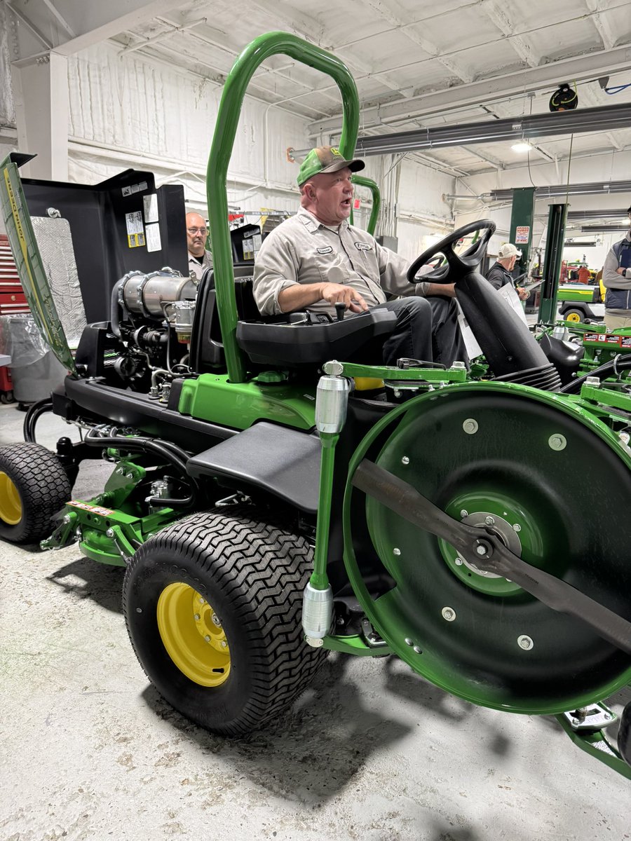 Charlie Koennecker (@ckoennecker) on Twitter photo Learning from the best road techs in the biz. Shannon H putting on a 9009A clinic today <a href="/FinchTurf/">Finch Turf</a> <a href="/JohnDeere/">John Deere USA</a> Learning from the best road techs in the biz. Shannon H putting on a 9009A clinic today <a href="/FinchTurf/">Finch Turf</a> <a href="/JohnDeere/">John Deere USA</a>