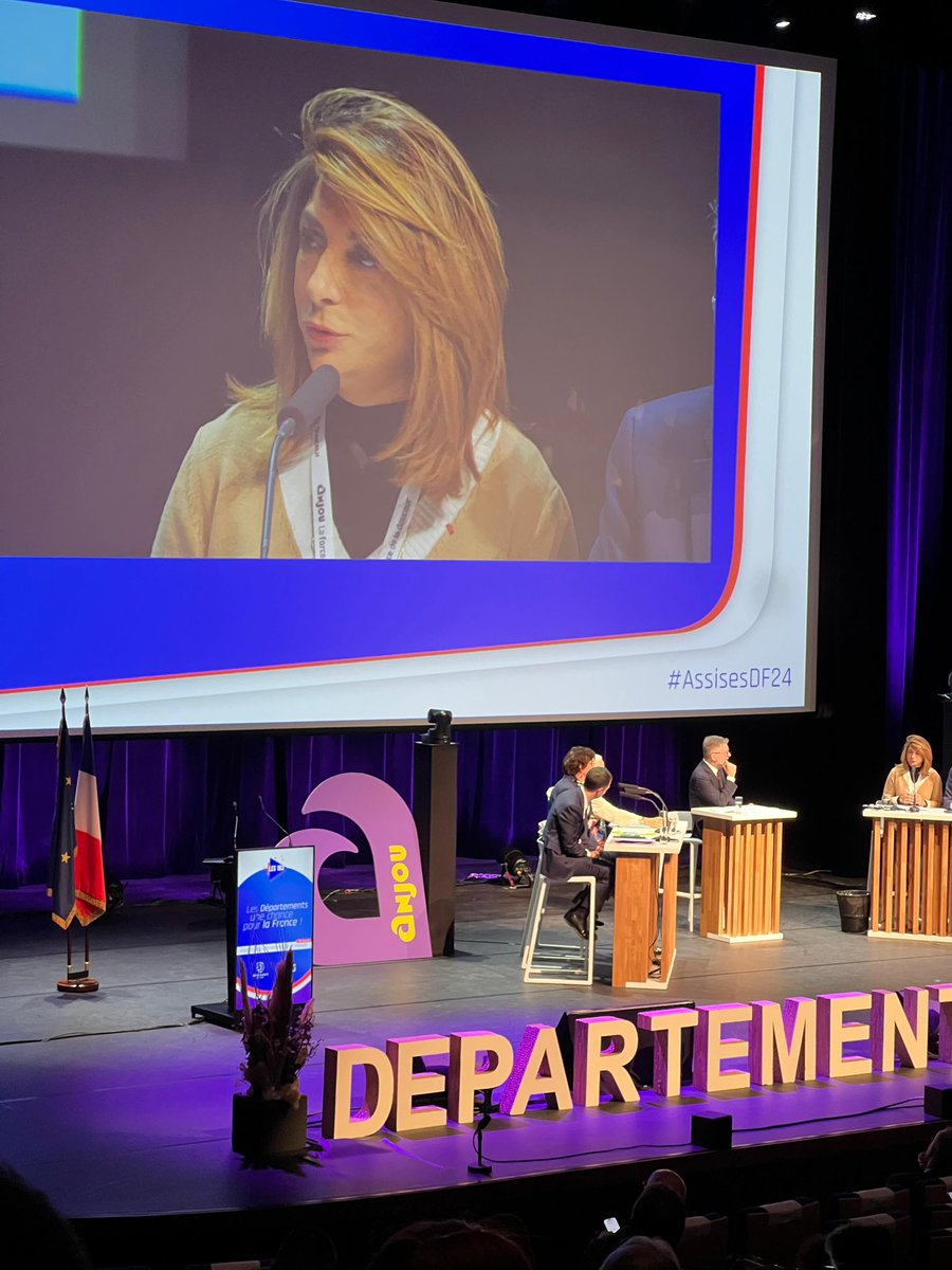 « Départements asphyxiés : tous les Français impactés ». Le projet de budget 2025 cristallise tous les débats des Assises des Départements de France qui se déroulent à #Angers avec une délégation du <a href="/departement13/">Département des Bouches-du-Rhône</a> autour de <a href="/MartineVassal/">Martine Vassal</a>