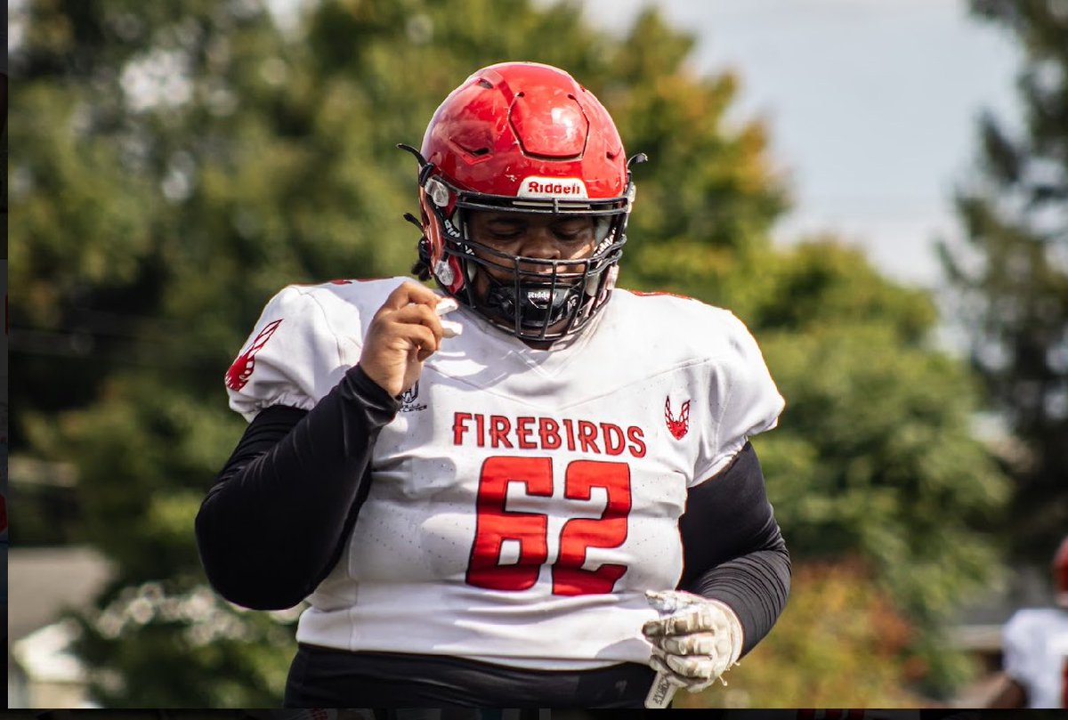 ShymirNelson's tweet photo. Sophomore season over next season gonna be better #football #highschool #62 #2024 https://t.co/7PAj4pISgR