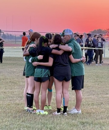 Shawn Siemers (@siemers_xc_tf) on Twitter photo Early coaching days?  Brutal. 
You’re clueless, constantly second-guessing yourself, and feel like an imposter 98% of the time. 
I get it.  I’ve been there. 
So here’s the cheat sheet I wish I had: 
7 lessons about building a winning team that took me way too long to learn. Early coaching days?  Brutal. 
You’re clueless, constantly second-guessing yourself, and feel like an imposter 98% of the time. 
I get it.  I’ve been there. 
So here’s the cheat sheet I wish I had: 
7 lessons about building a winning team that took me way too long to learn.