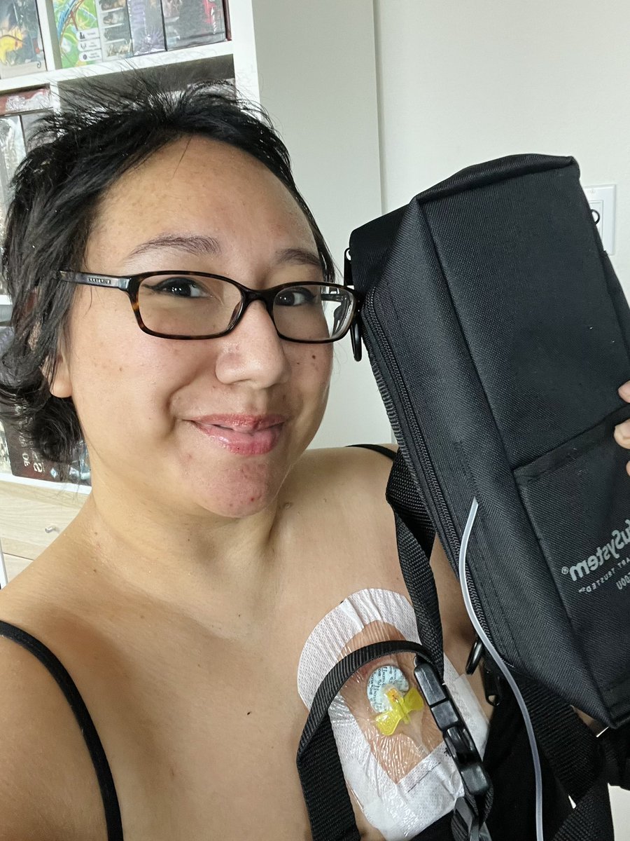 cozyatchemo's tweet photo. Had chemo sesh # 18 on Nov 1! Here’s a pic for those wanting to know what the chemo pump/pouch that I wear for two days at home looks like 🫶🏽 https://t.co/xmXLFeDDP2