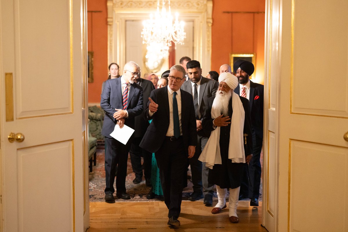 10DowningStreet's tweet image. This is a government of service, for all communities.

This #InterFaithWeek Prime Minister @Keir_Starmer hosted leaders from a range of faiths to discuss working together to improve lives across the country.