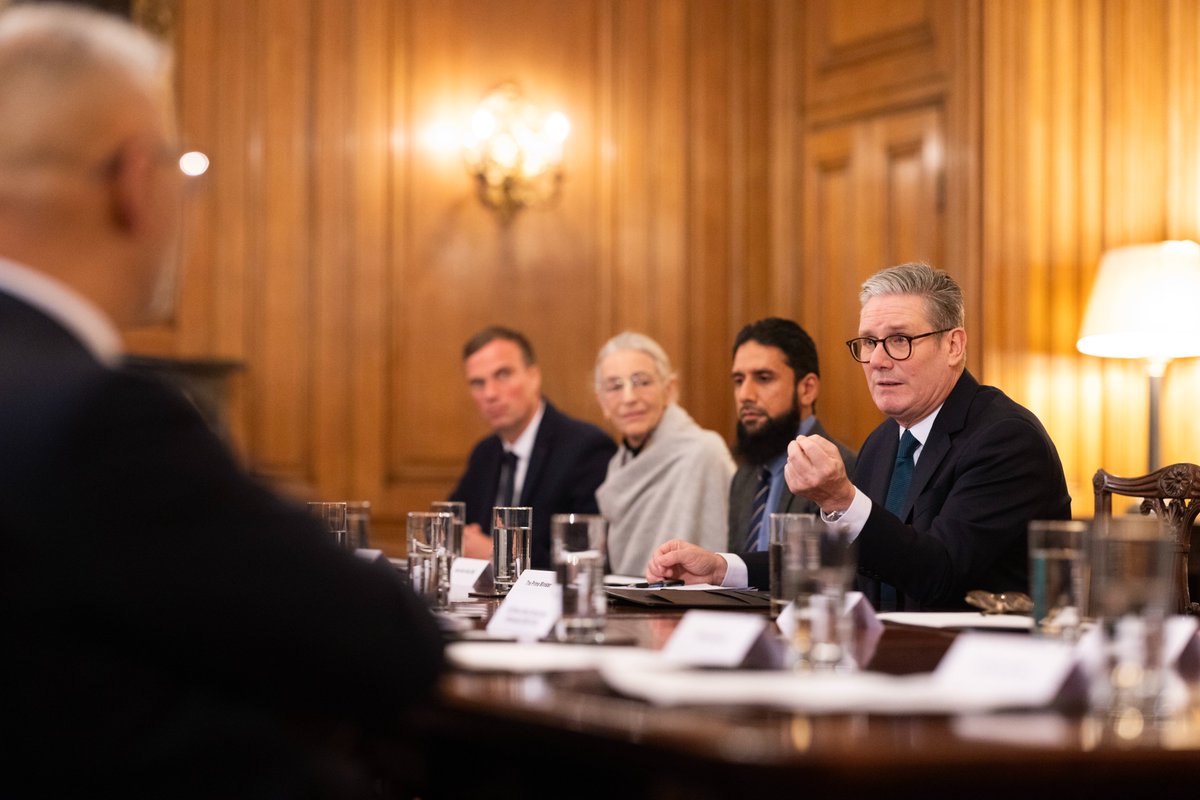 10DowningStreet's tweet image. This is a government of service, for all communities.

This #InterFaithWeek Prime Minister @Keir_Starmer hosted leaders from a range of faiths to discuss working together to improve lives across the country.