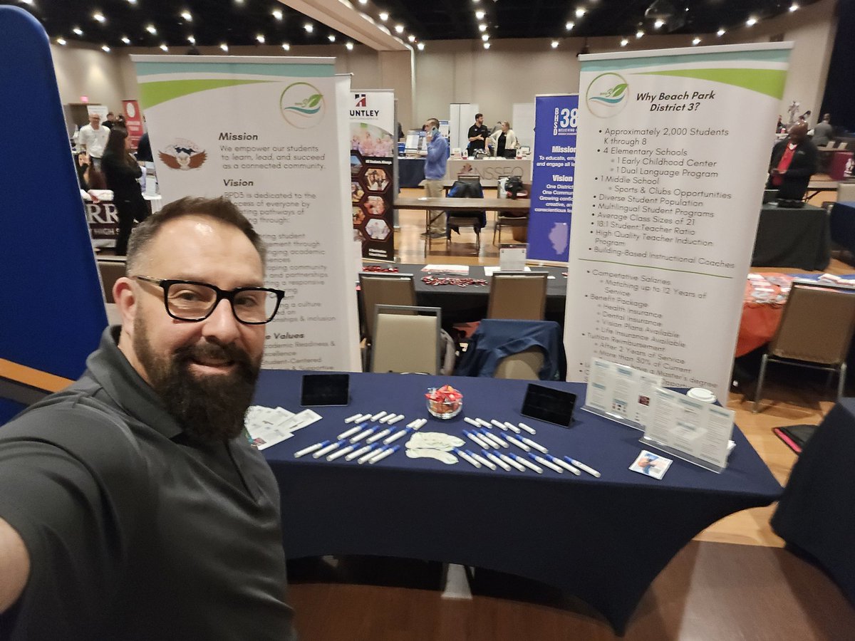 gcappozzoBPD3HR's tweet photo. Excited to be @IllinoisStateU 🎓👨‍🎓👩‍🎓 recruiting for @BPD3District!!! Come find out about the amazing employment opportunities available at https://t.co/PuY971WPaW‼️  #BPD3 #Teachers https://t.co/pHOwW3DQbD